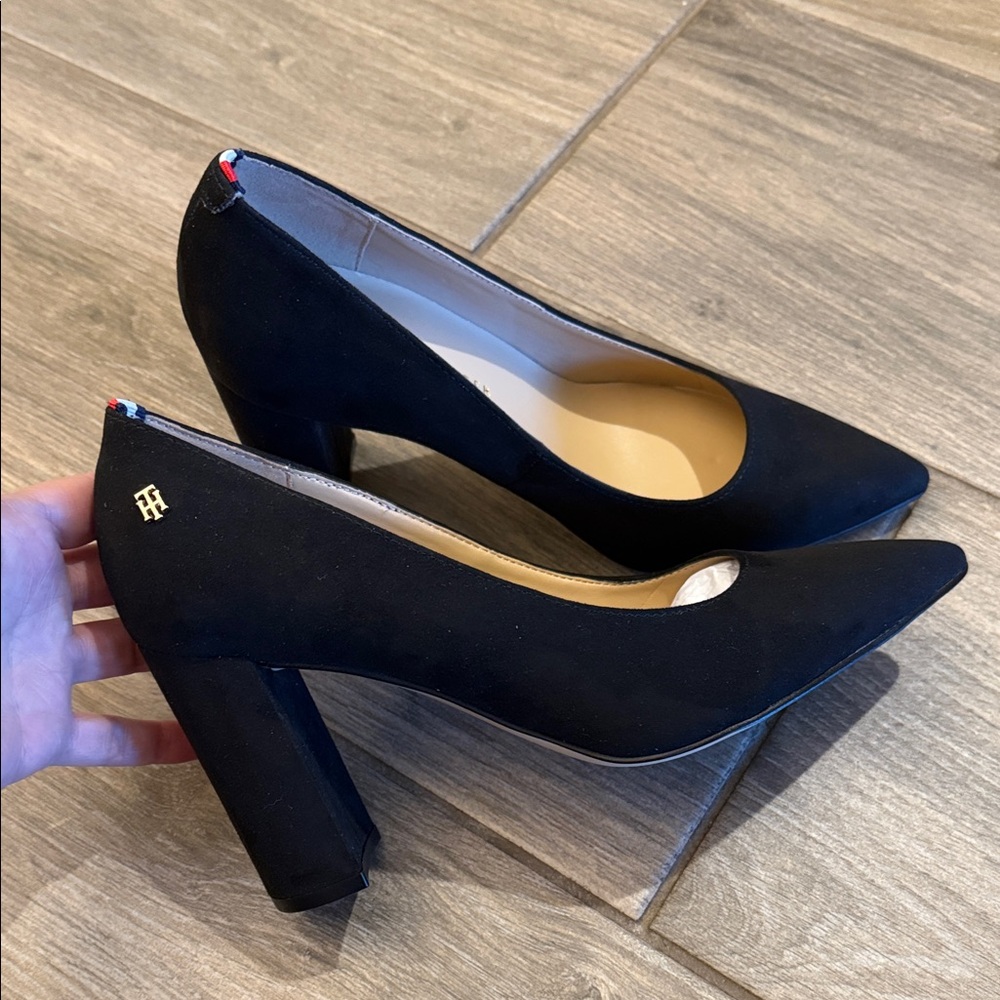 Tommy Hilfiger Abilene Black Block Heel Pumps Sz 7 - Picture 9 of 12
